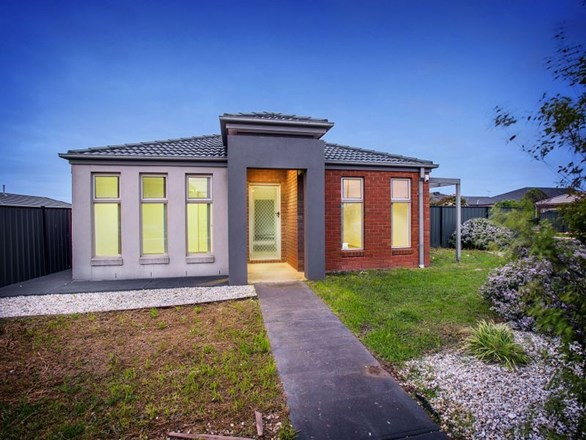 2 Dargy Amble, Point Cook VIC 3030