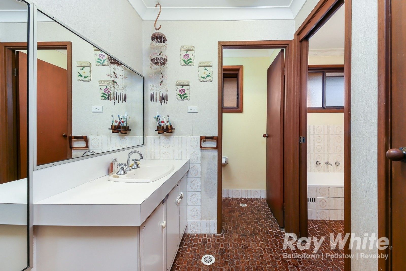 11 Windermere Crescent, Panania NSW 2213, Image 2