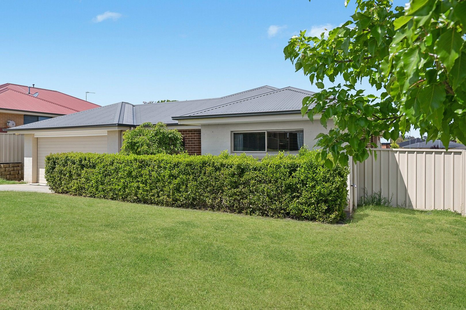 4 bedrooms House in 29 Molloy Drive ORANGE NSW, 2800