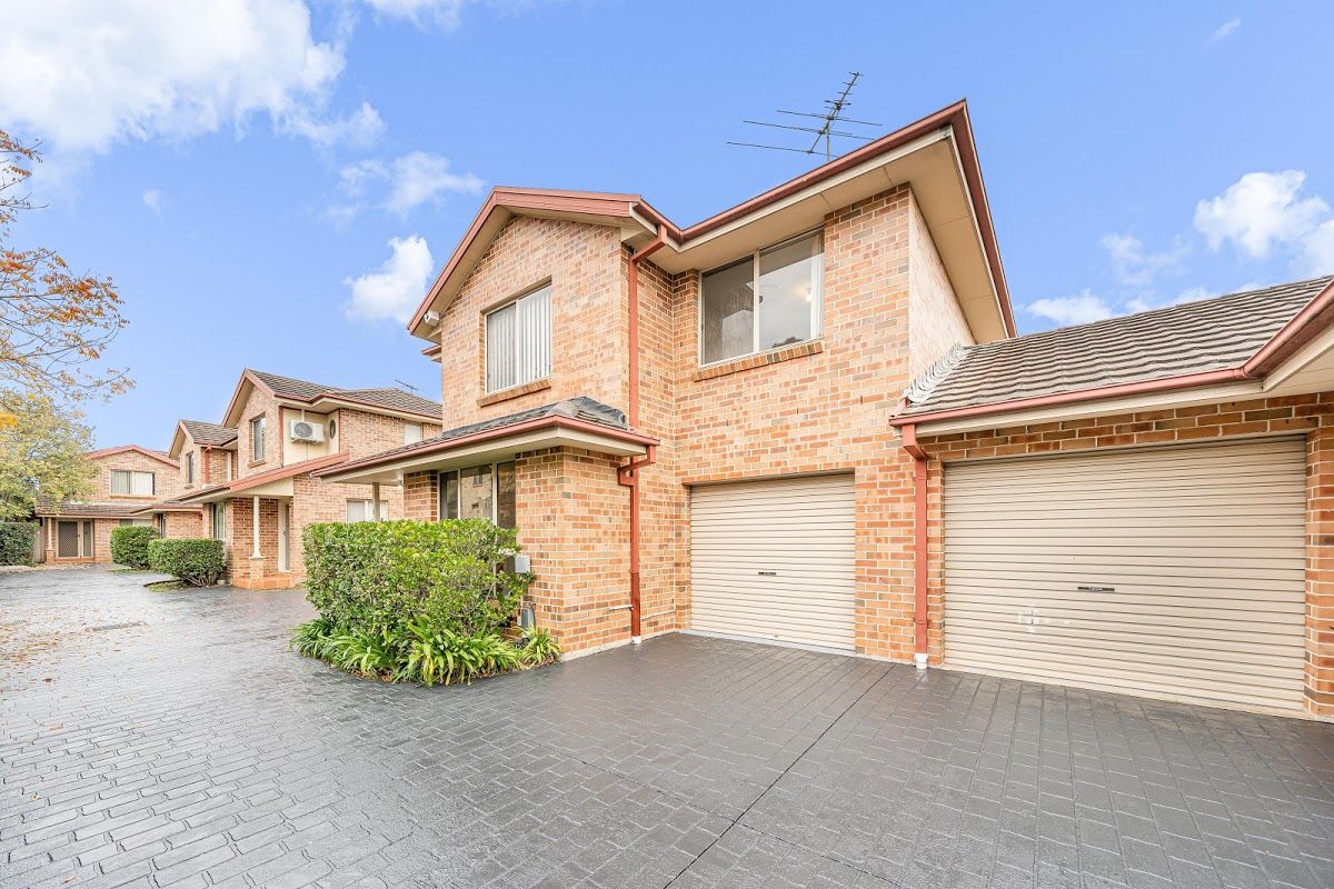 4 bedrooms Townhouse in 2/42 McLean Street LIVERPOOL NSW, 2170