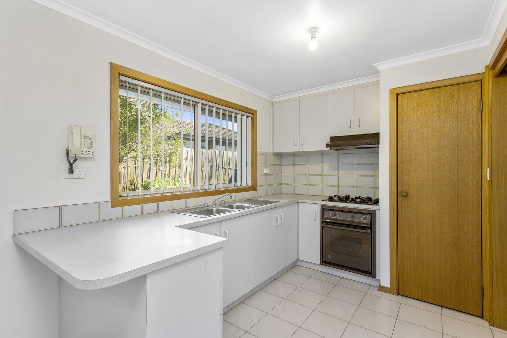 2/24 Broadway, Bonbeach VIC 3196, Image 2