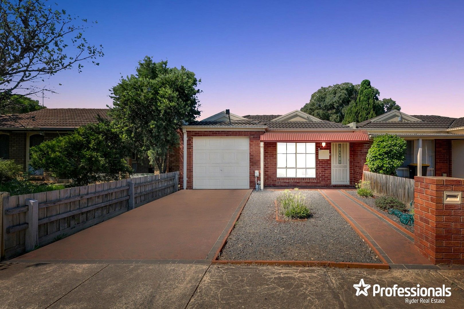 1/10 Connel Drive, Melton South VIC 3338, Image 0