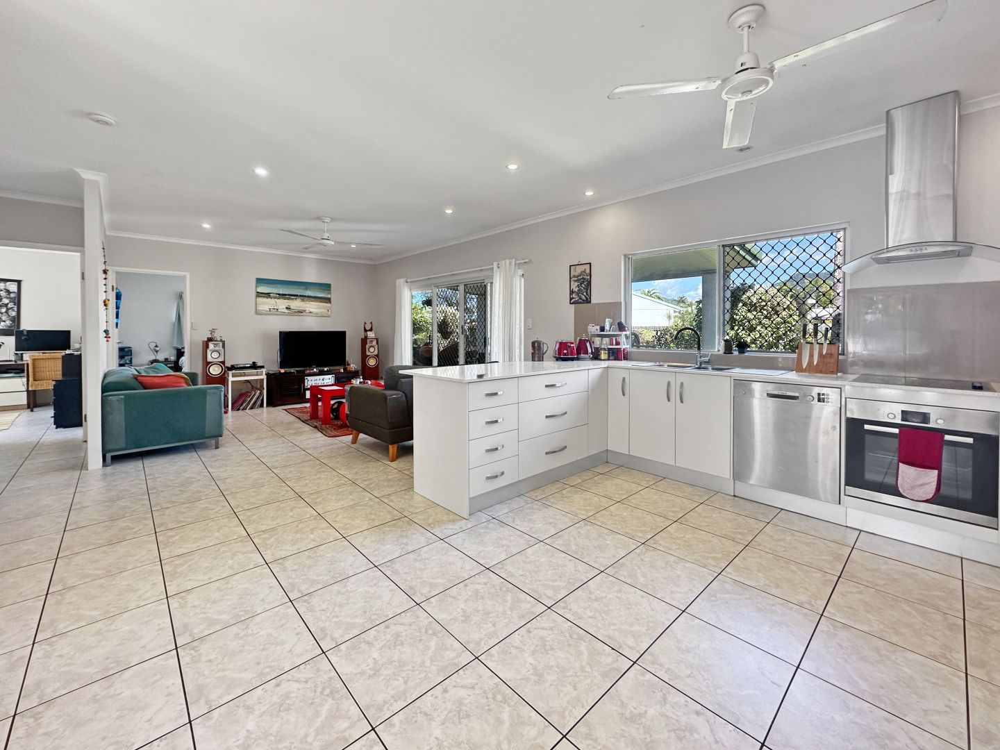 13 Chelsea Close, Kewarra Beach QLD 4879, Image 2