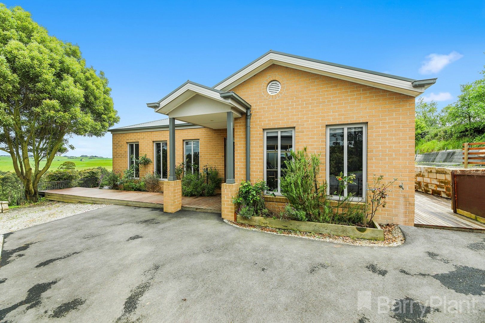 5 bedrooms House in 43 Betula Drive POOWONG VIC, 3988