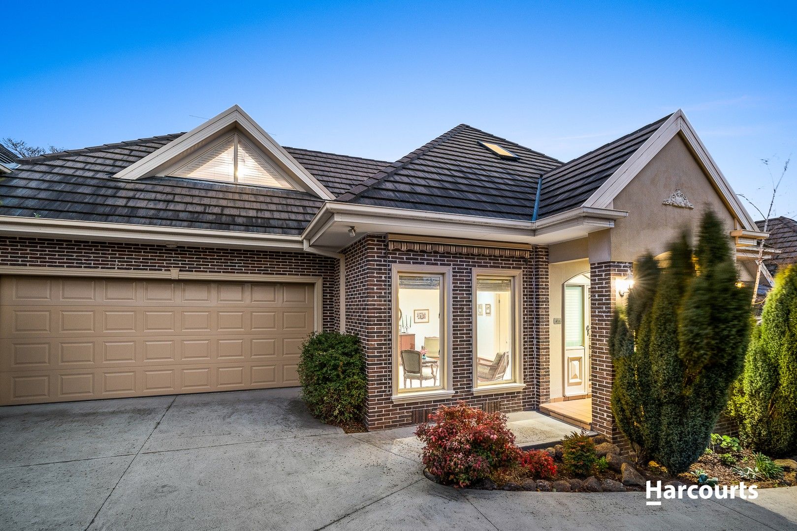 3 bedrooms Townhouse in 2/15 Newbigin Street BURWOOD VIC, 3125