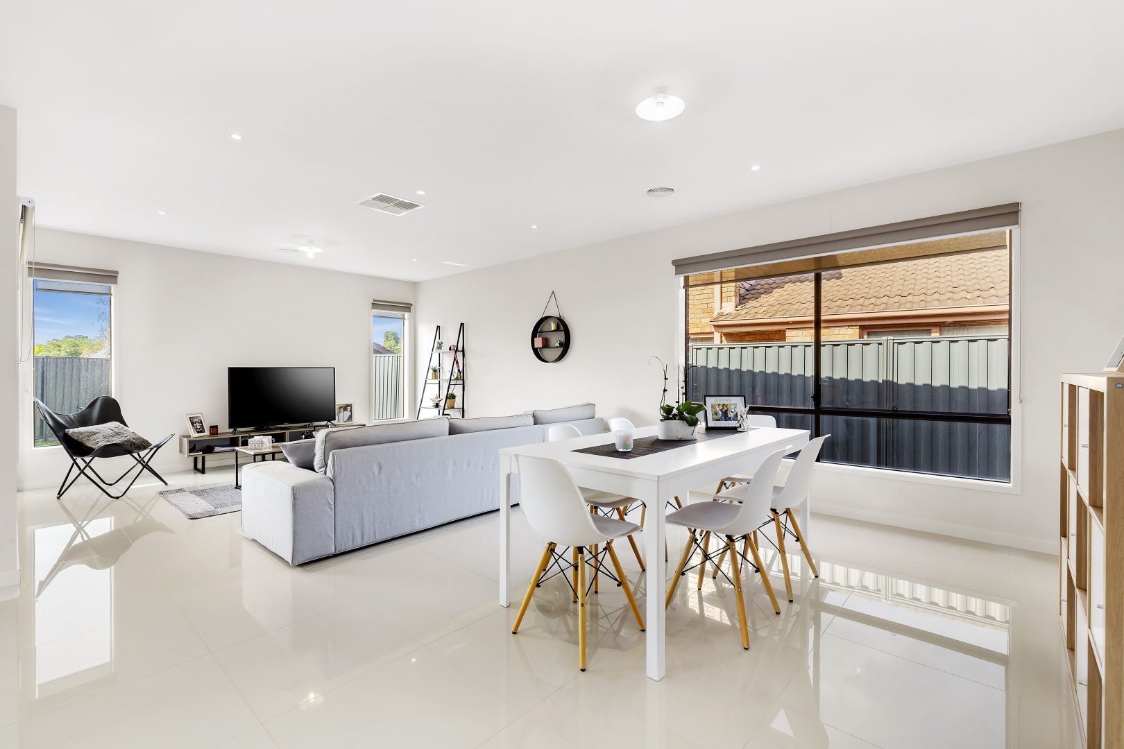 24 Maybury Drive, Mill Park VIC 3082, Image 2