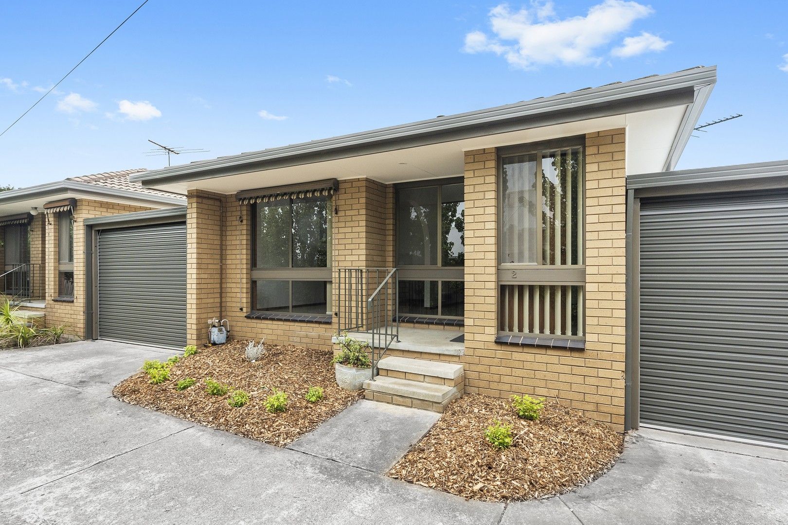 2 bedrooms Apartment / Unit / Flat in 2/9 Roxby Street MANIFOLD HEIGHTS VIC, 3218