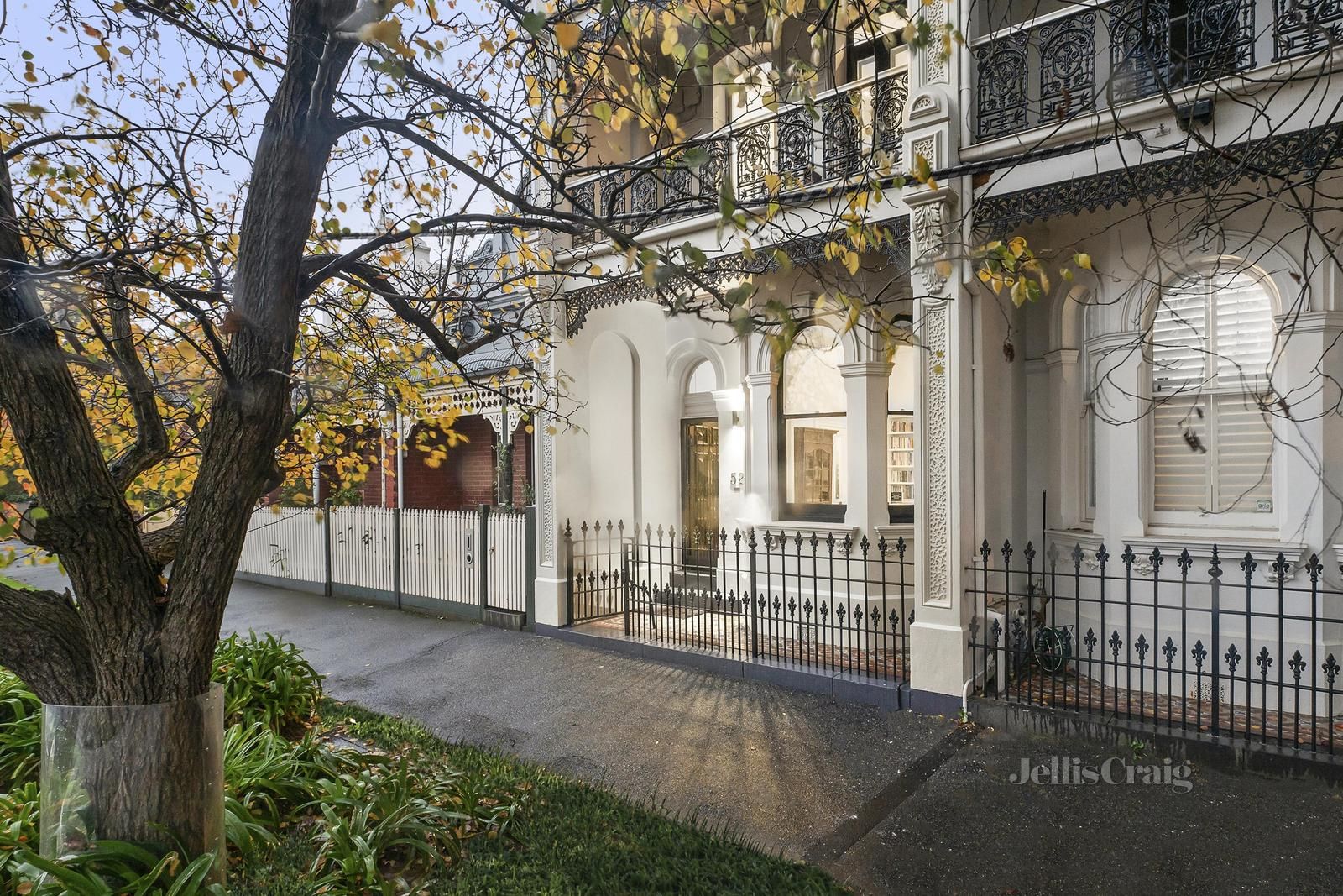 52 Bridport Street, South Melbourne Property History & Address