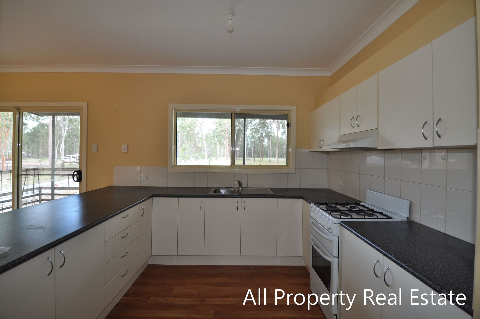 7 Lewis Court, Lockyer Waters QLD 4311, Image 1