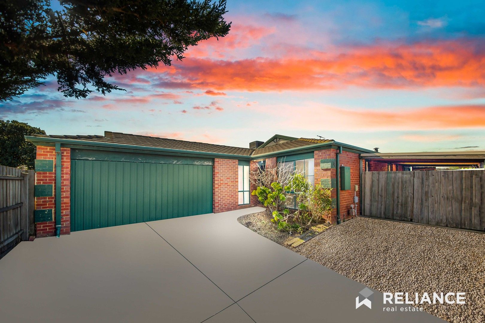 4 bedrooms House in 4 Beverstone Place WERRIBEE VIC, 3030