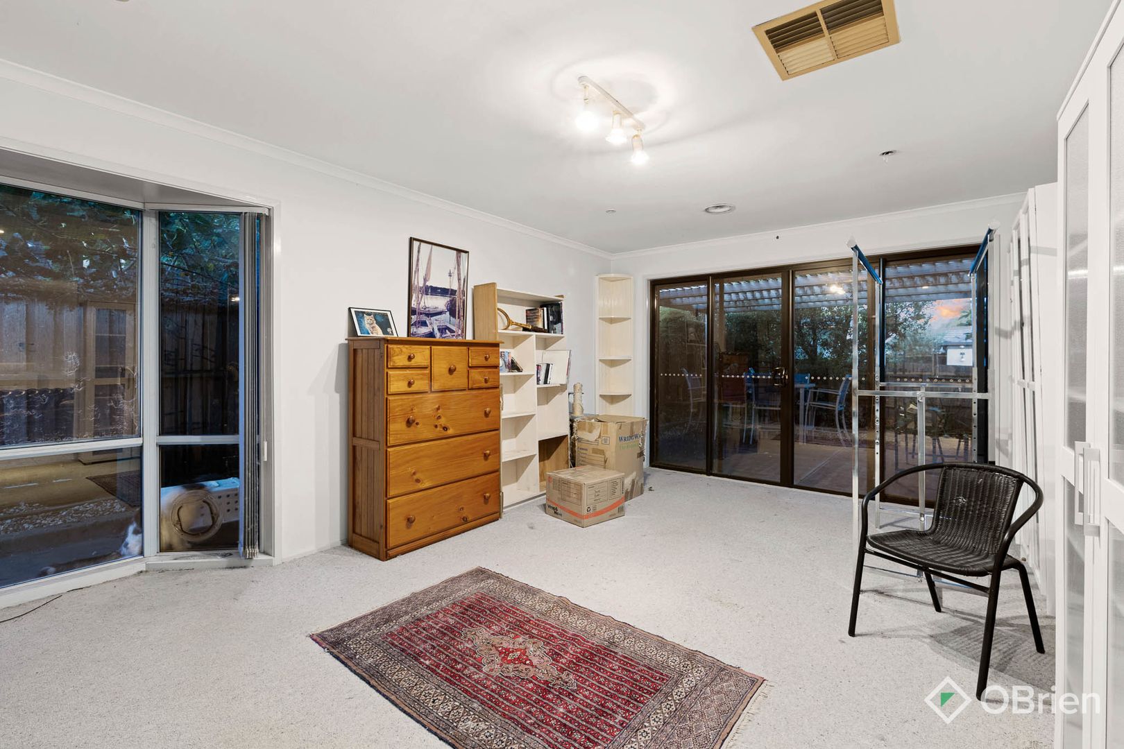 12 Stephanie Close, Berwick VIC 3806, Image 2