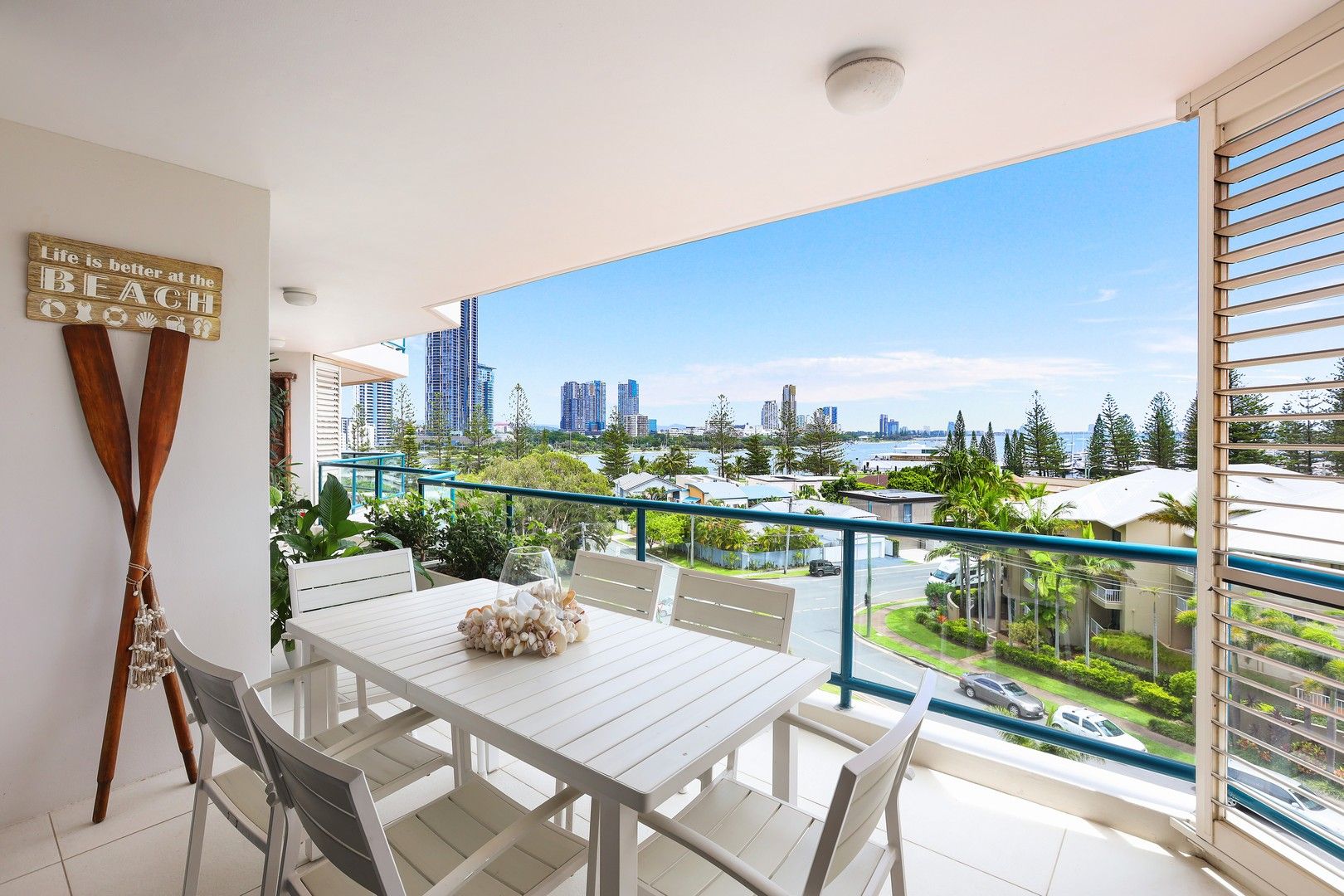 15/22 Montgomery Avenue, Main Beach QLD 4217, Image 2