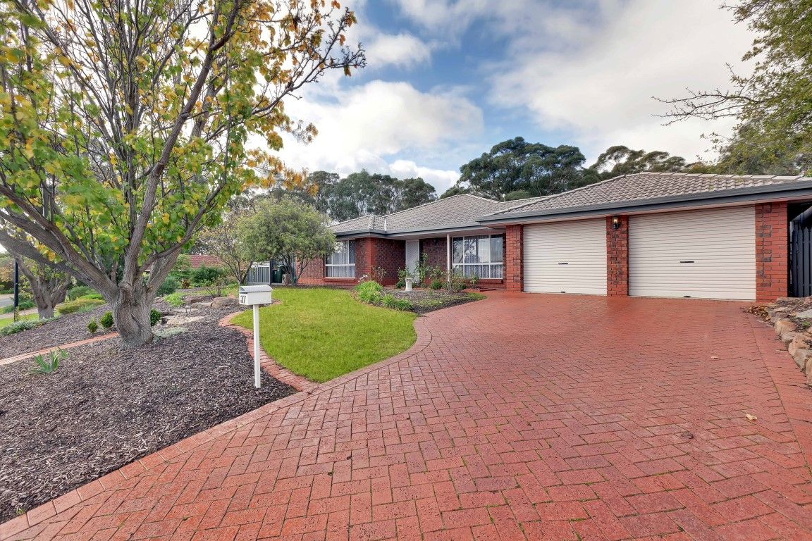 37 Horseshoe Drive, Woodcroft SA 5162, Image 0