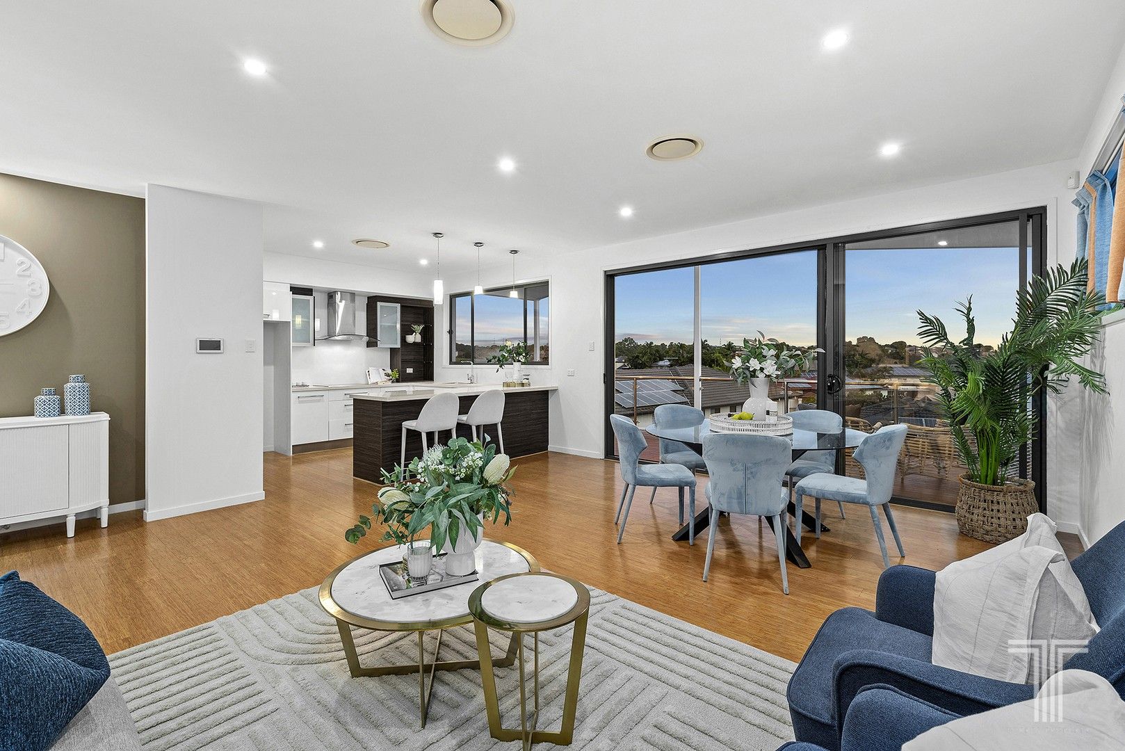 19 Birkenhead Place, Carindale QLD 4152 Domain