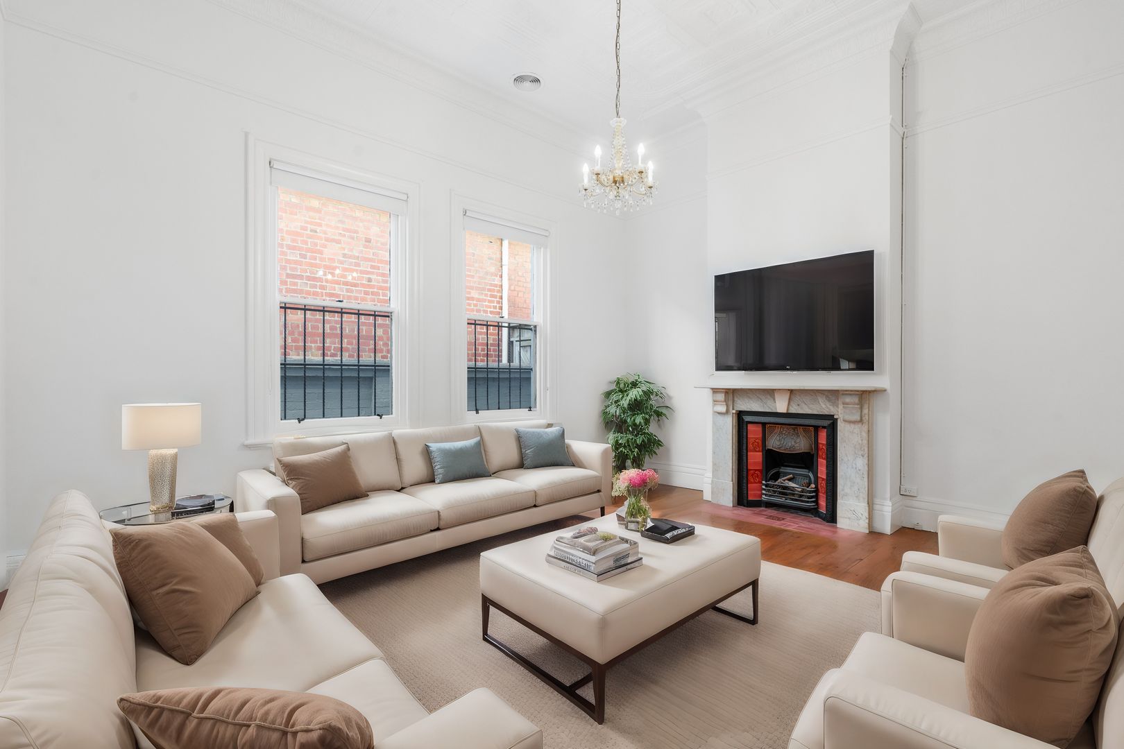 4 bedrooms House in 1 Loch Street ST KILDA WEST VIC, 3182