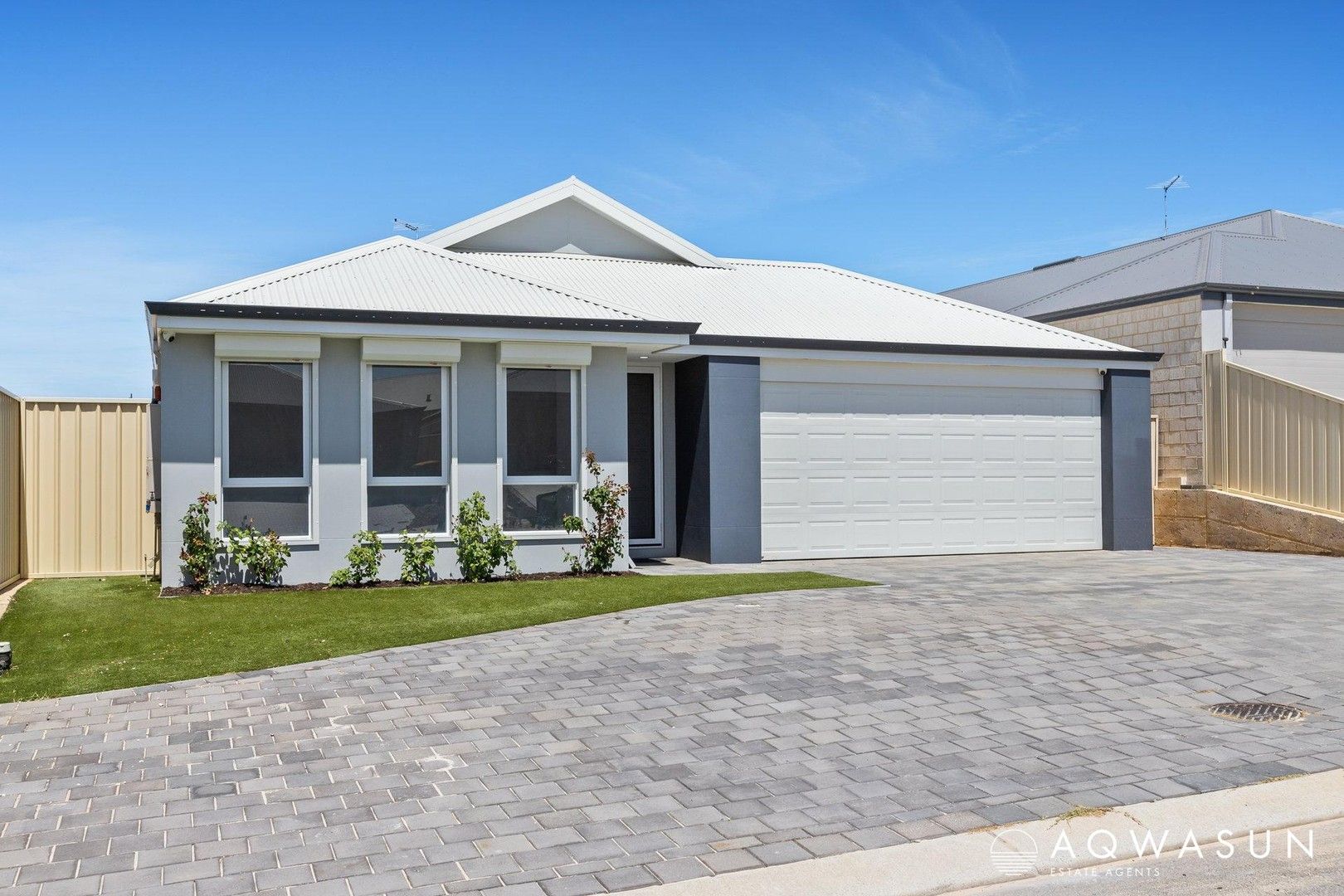 3 bedrooms House in 16 Bonnington Loop MADORA BAY WA, 6210