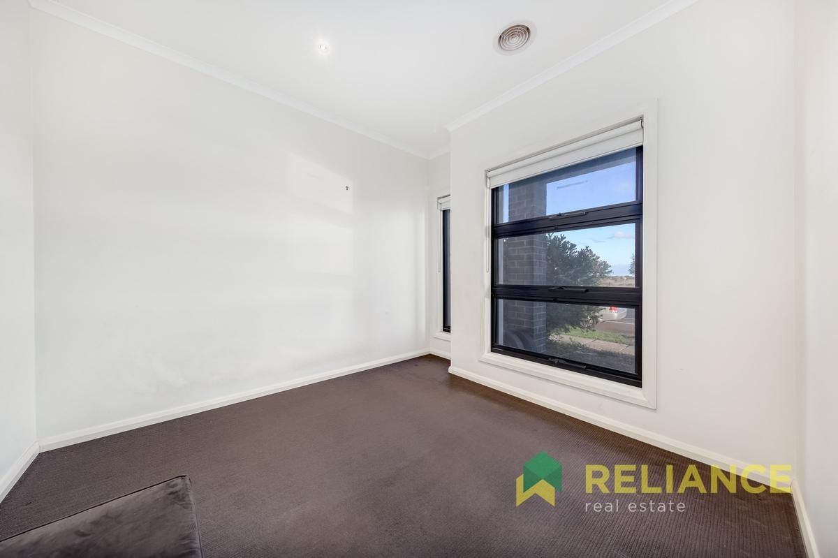 2/70 Westmeadows Lane, Truganina VIC 3029, Image 2