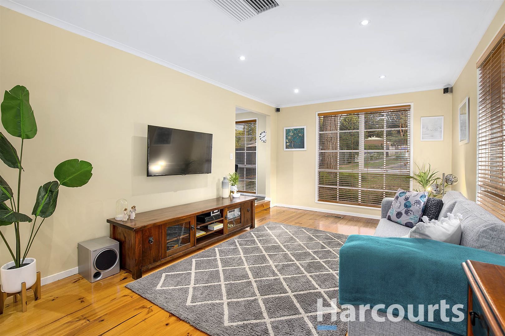 27 Christopher Avenue, The Basin VIC 3154, Image 2