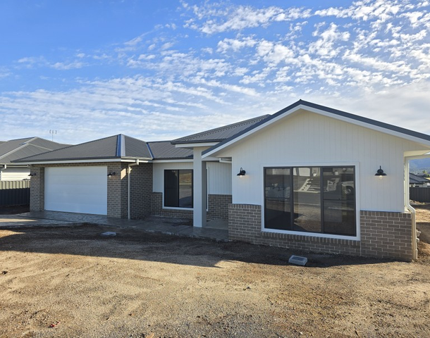 9 Alsace Place, North Tamworth NSW 2340