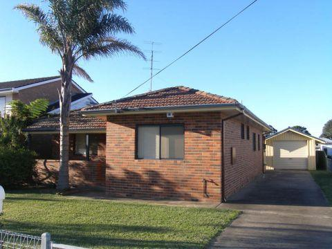 77 Comarong Street, Greenwell Point NSW 2540