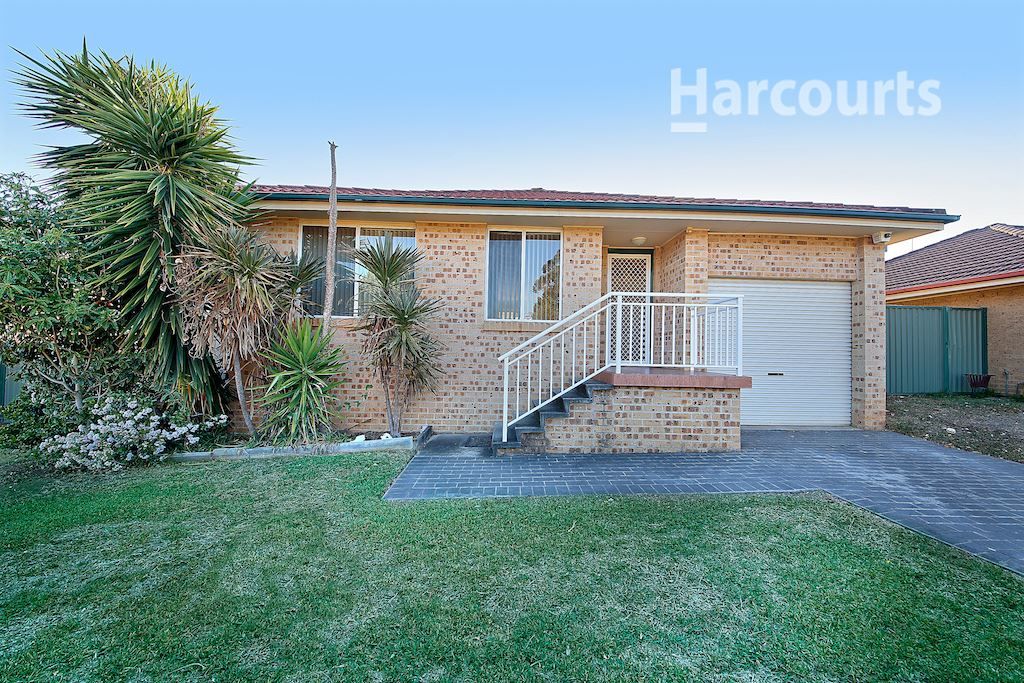 11/17 Poplar Crescent, Bradbury NSW 2560, Image 0