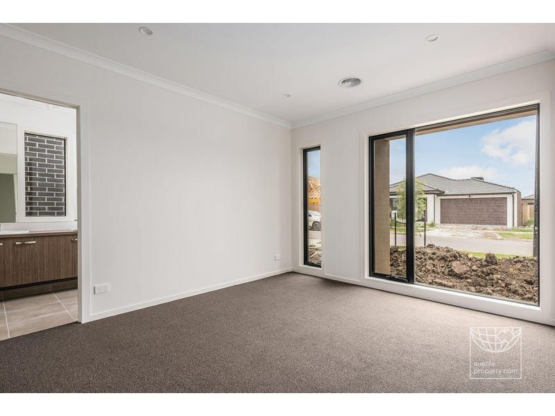 4 bedrooms House in 19 Bexley Terrace DONNYBROOK VIC, 3064