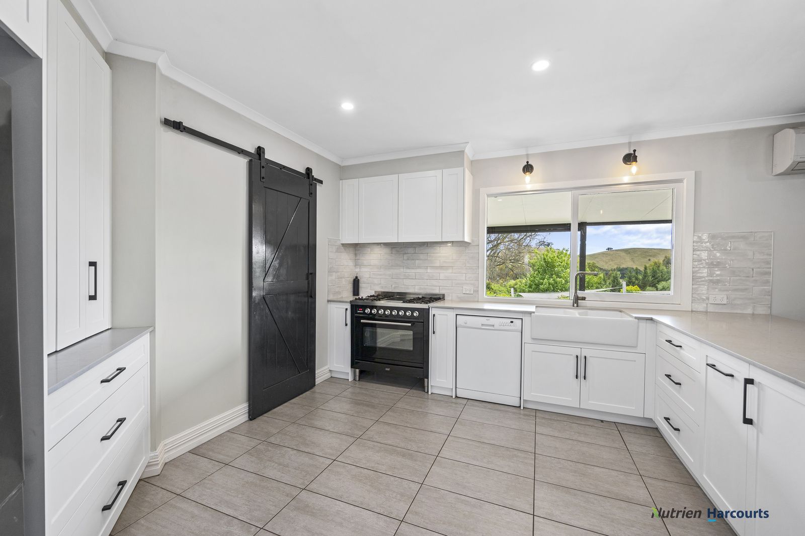 6 Jones Close, Alexandra VIC 3714, Image 2