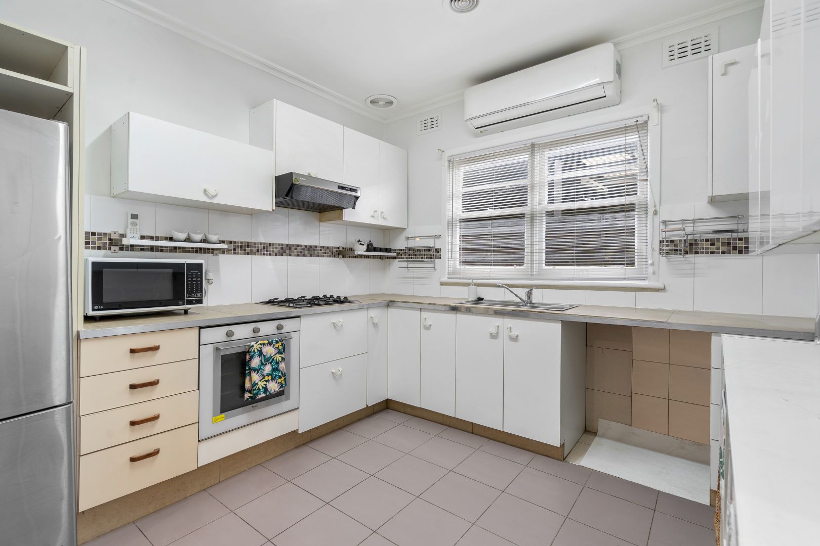 1/24 Glencairn Avenue, Deer Park VIC 3023, Image 2