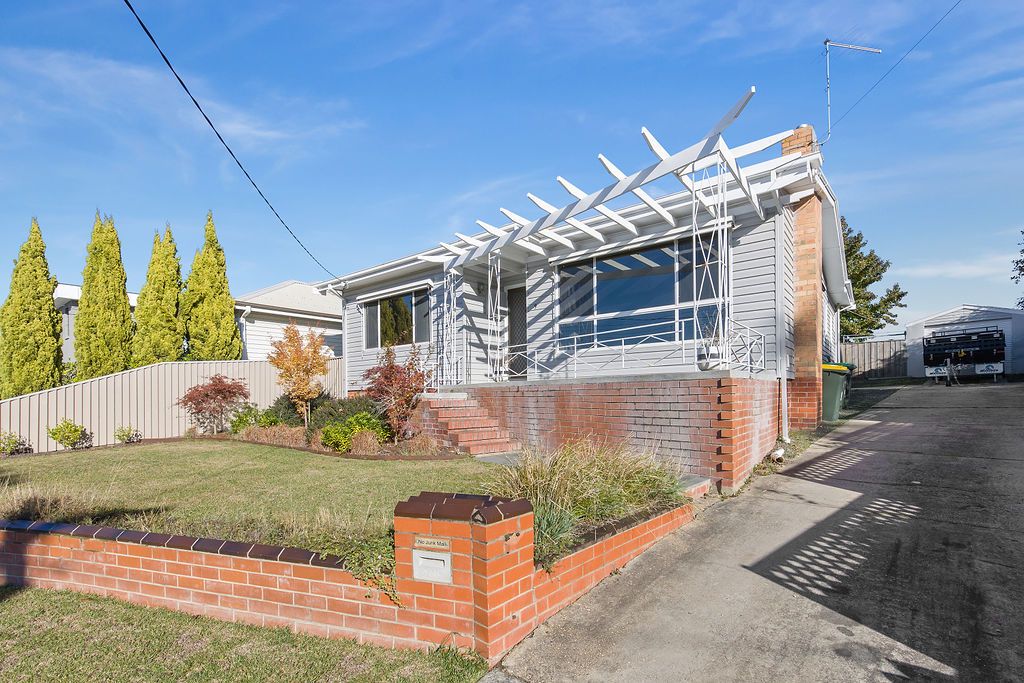 3 bedrooms House in 9 Suburban Avenue INVERMAY PARK VIC, 3350