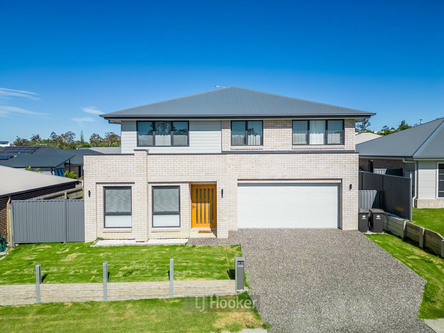 4 bedrooms House in 8 Grande Street HILLCREST QLD, 4118