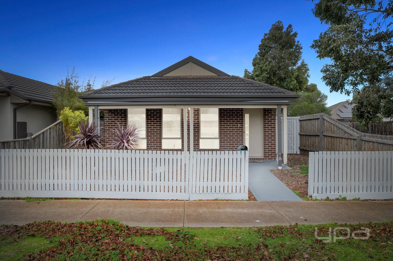 3 bedrooms House in 24 Walhalla Drive EYNESBURY VIC, 3338