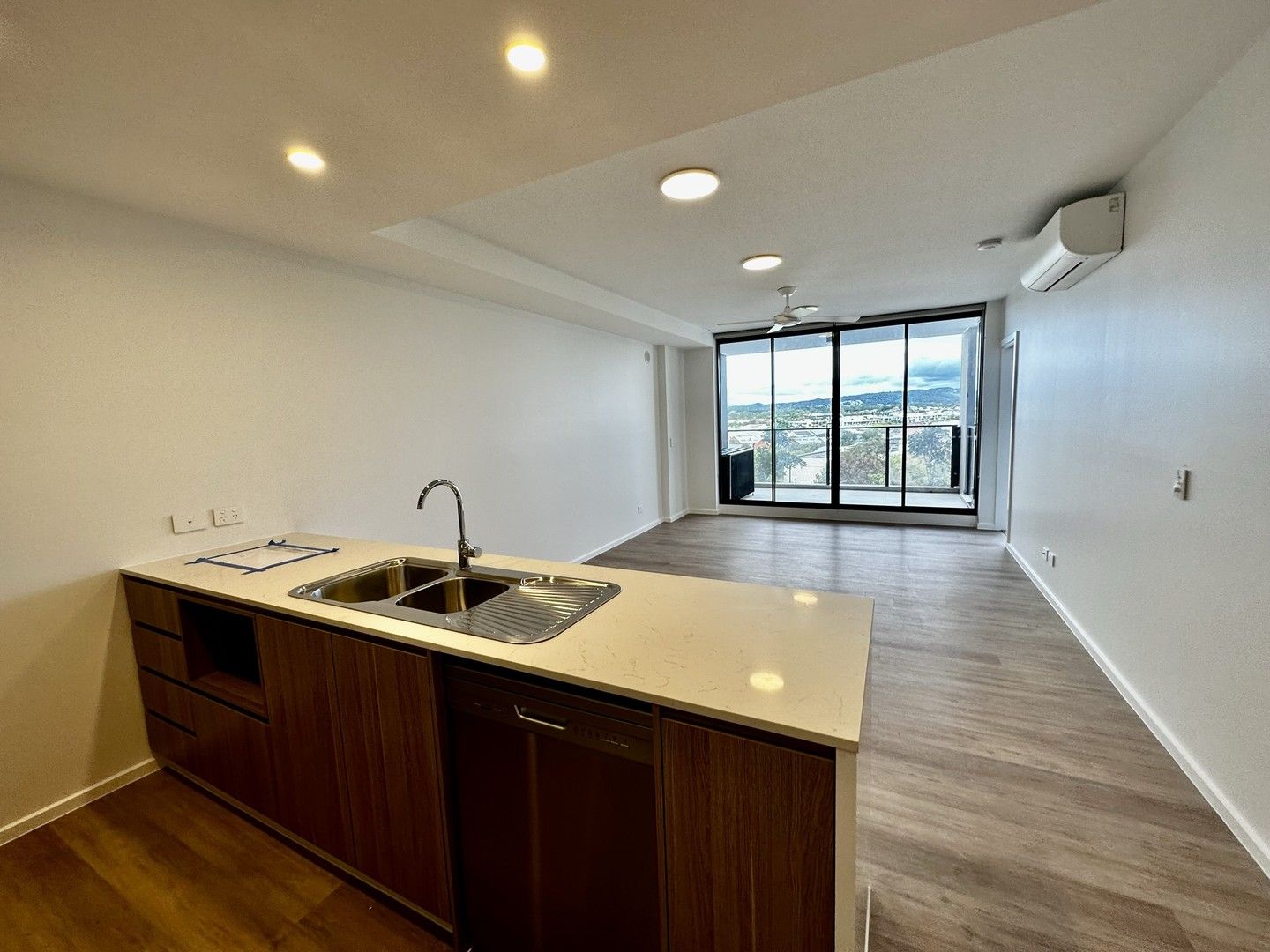 2 bedrooms Apartment / Unit / Flat in 40710/2 Capital Court VARSITY LAKES QLD, 4227