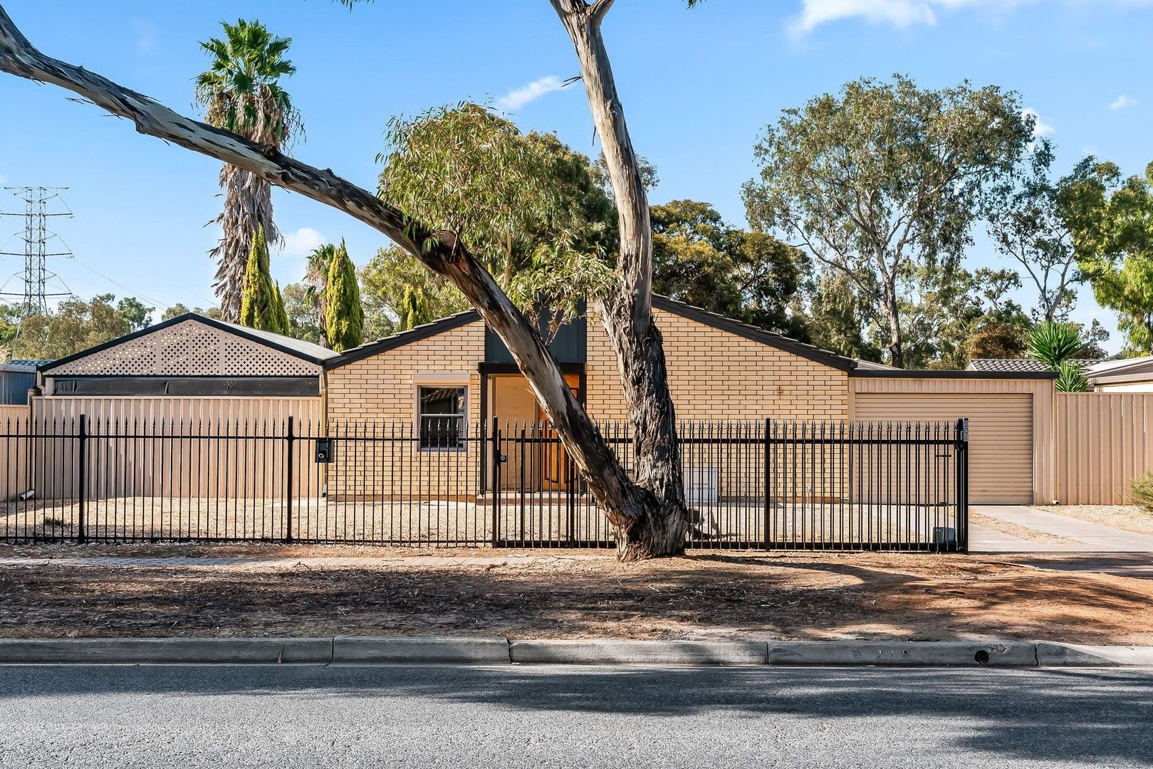 2 bedrooms Apartment / Unit / Flat in 2/189 Kings Rd SALISBURY DOWNS SA, 5108
