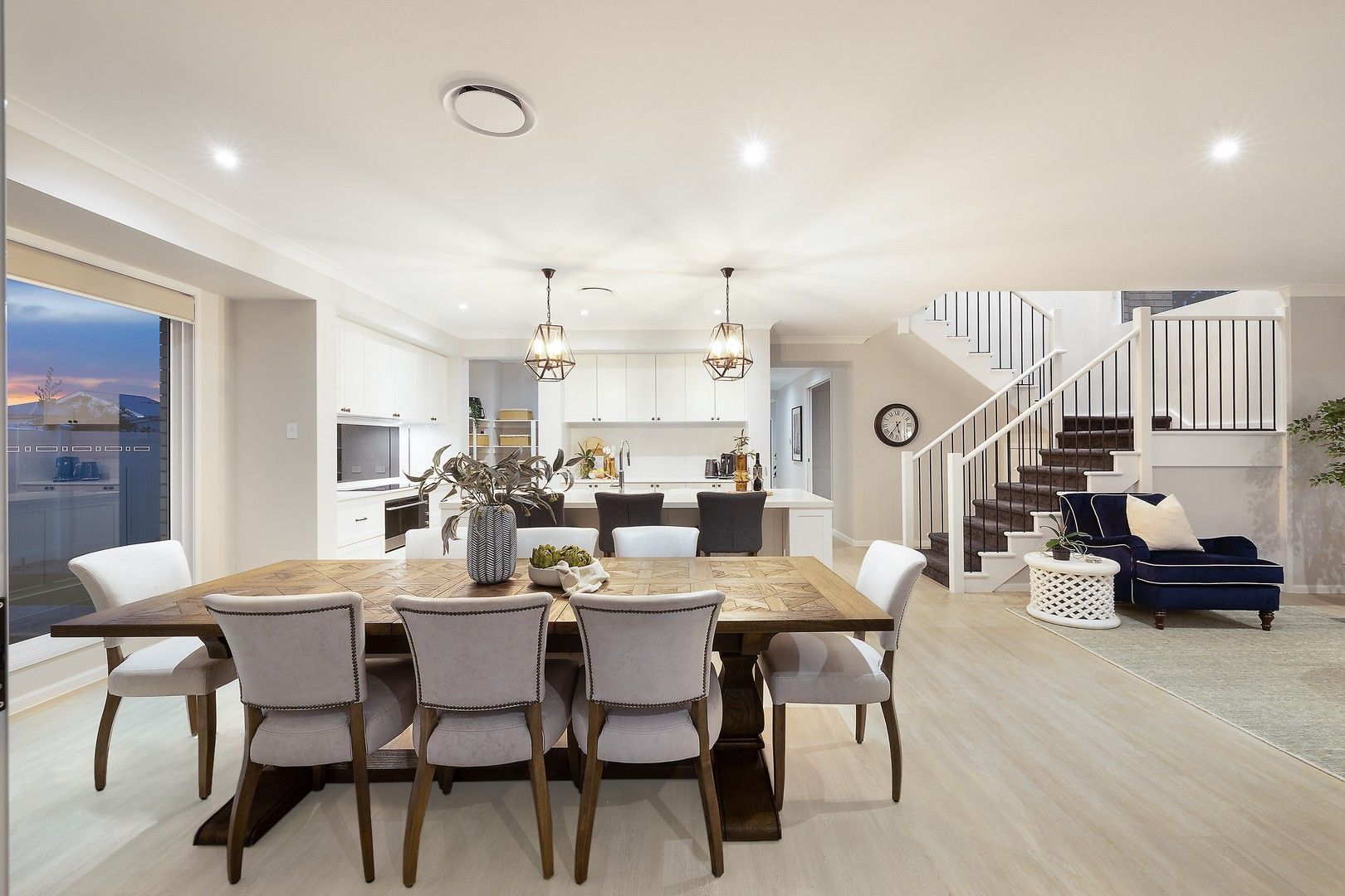 5 bedrooms House in 17 Thomas Street WYNNUM QLD, 4178