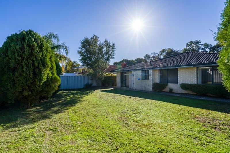 4 bedrooms House in 18 Inveraray Close CANNING VALE WA, 6155