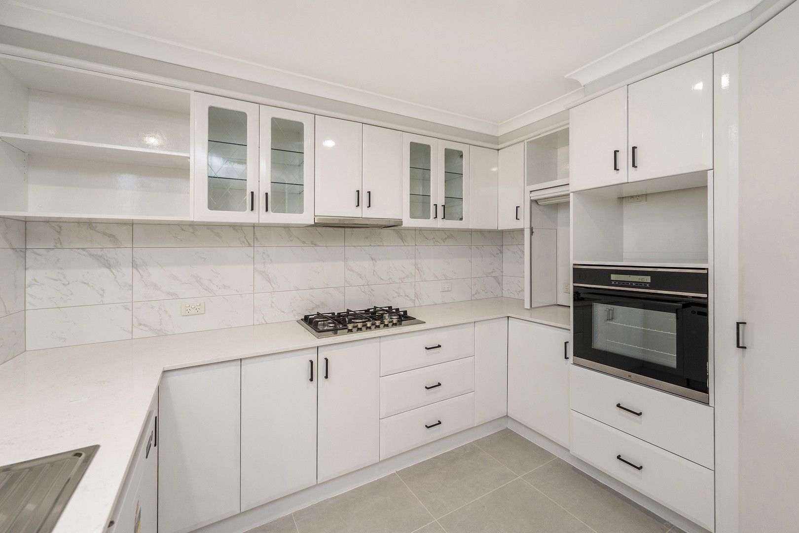 4 bedrooms House in 1 Fourth Avenue ROSSMOYNE WA, 6148