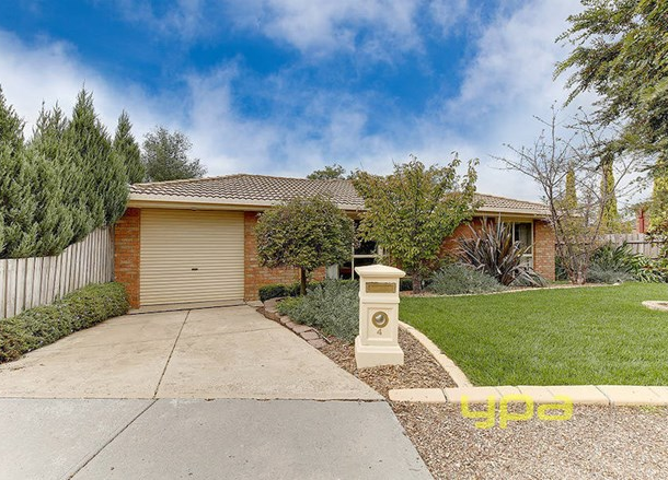 4 Baynton Crescent, Roxburgh Park VIC 3064