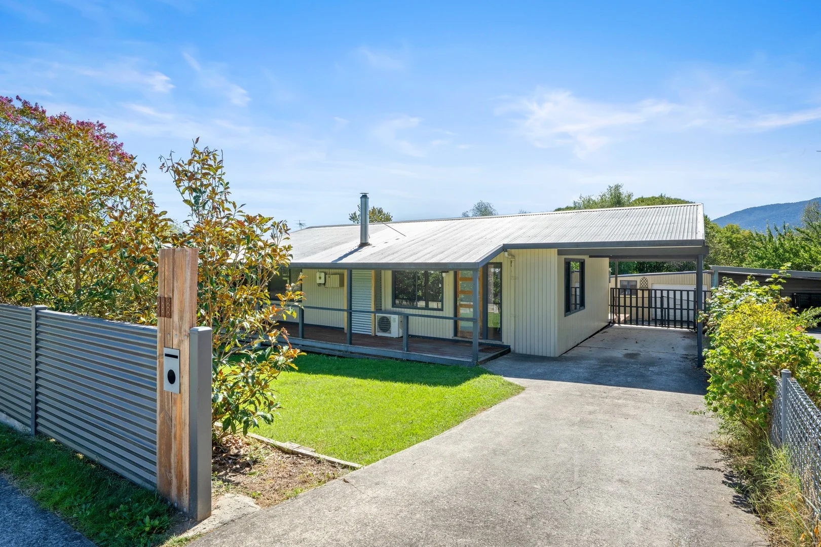 111 Lakeside Avenue, Mount Beauty VIC 3699