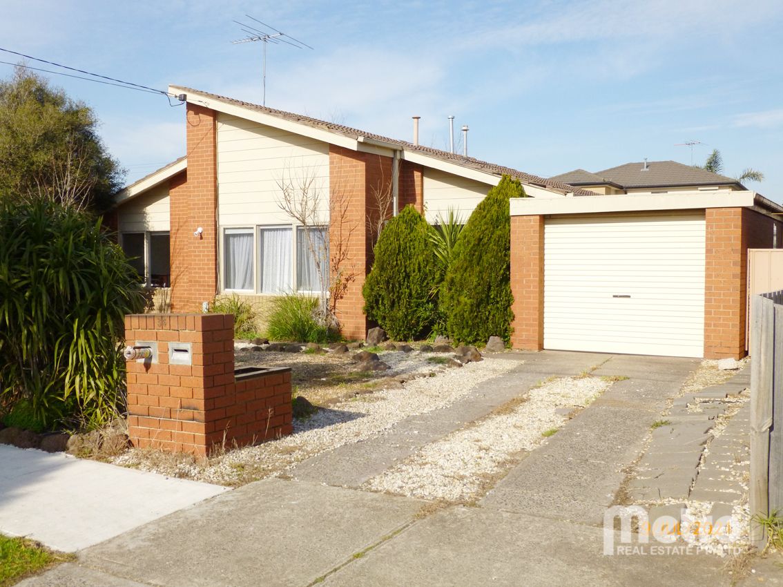 3 bedrooms House in 36 Samara Grove GLADSTONE PARK VIC, 3043