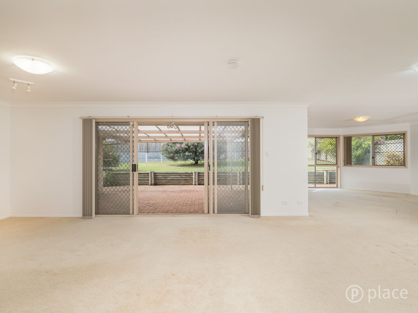 22 Trecarne Street, Bridgeman Downs QLD 4035, Image 2