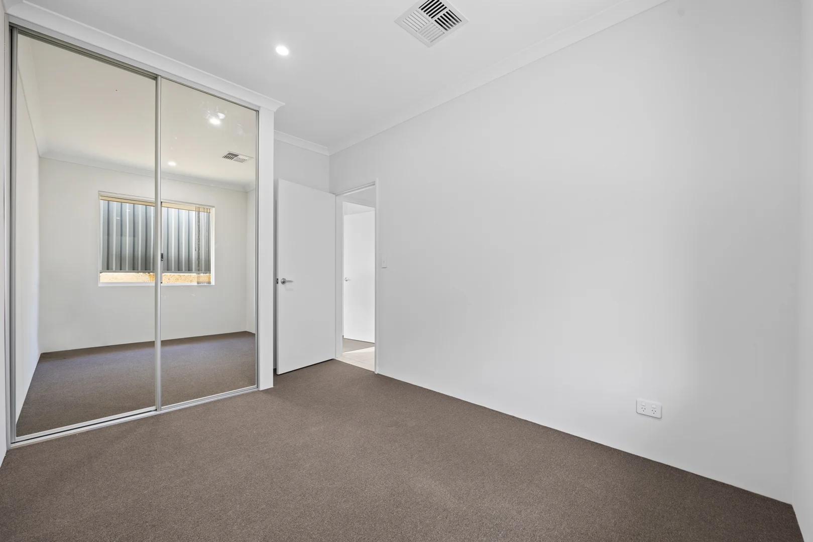 39 Cardinal Loop, Lakelands WA 6180 - House For Rent | Domain