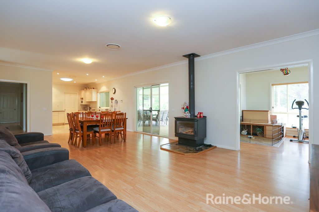 127 Blue Ridge Drive, White Rock NSW 2795, Image 2