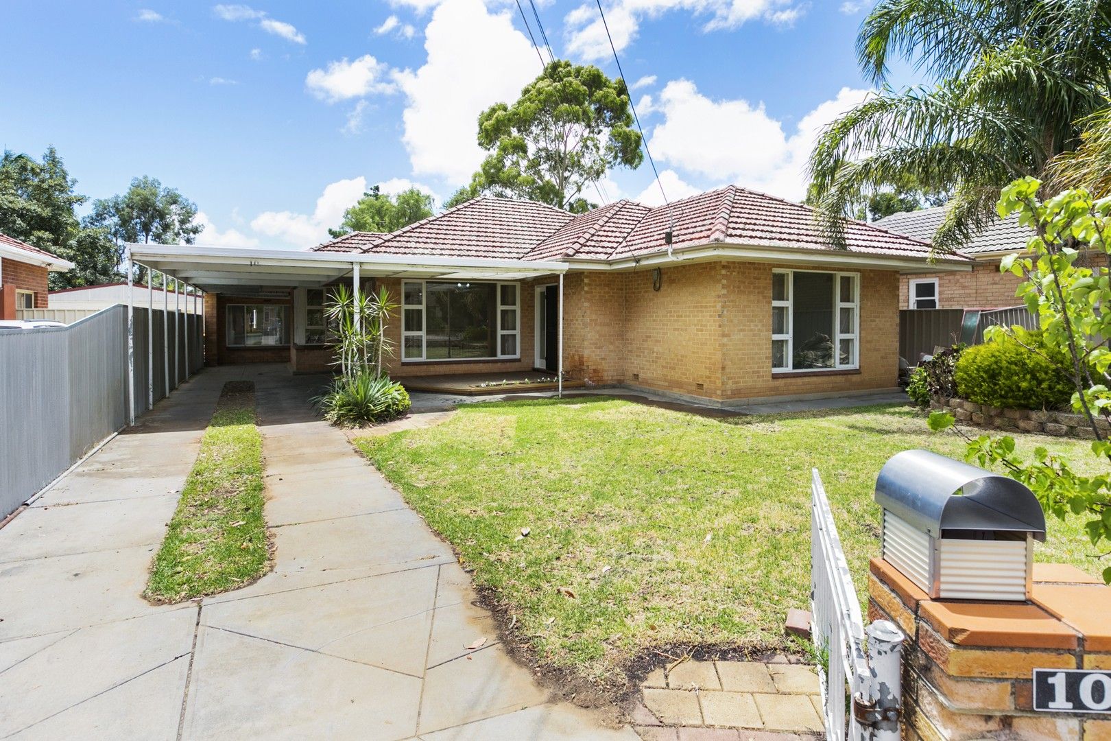 6 bedrooms House in 10 Lewis Crescent NORTH PLYMPTON SA, 5037