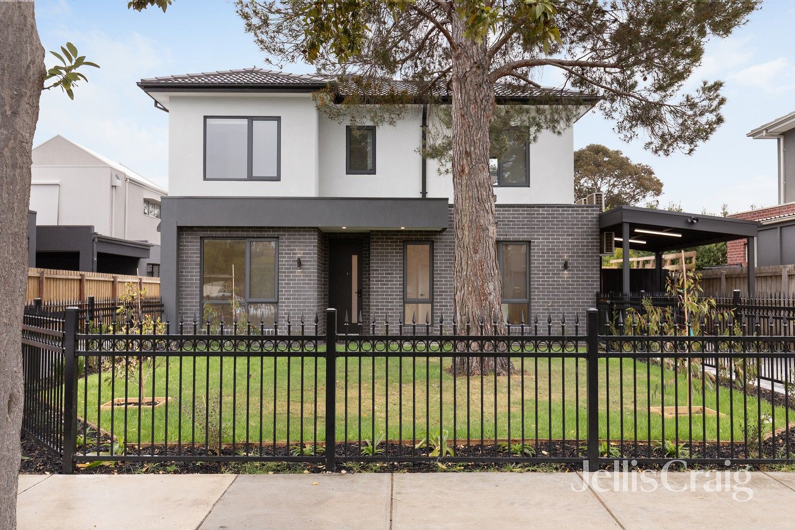 3 bedrooms Townhouse in 1/13 Leyte Parade HEIDELBERG WEST VIC, 3081
