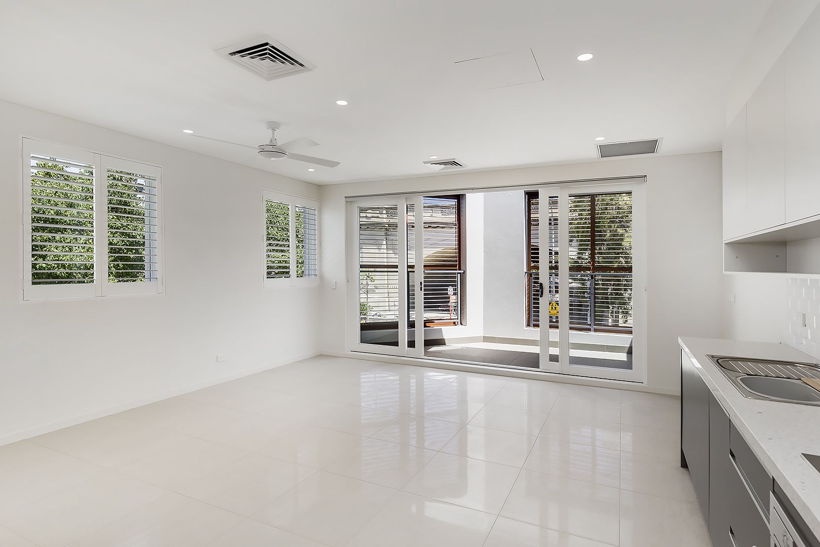 1 bedrooms Apartment / Unit / Flat in 2/28 Burton St KIRRIBILLI NSW, 2061