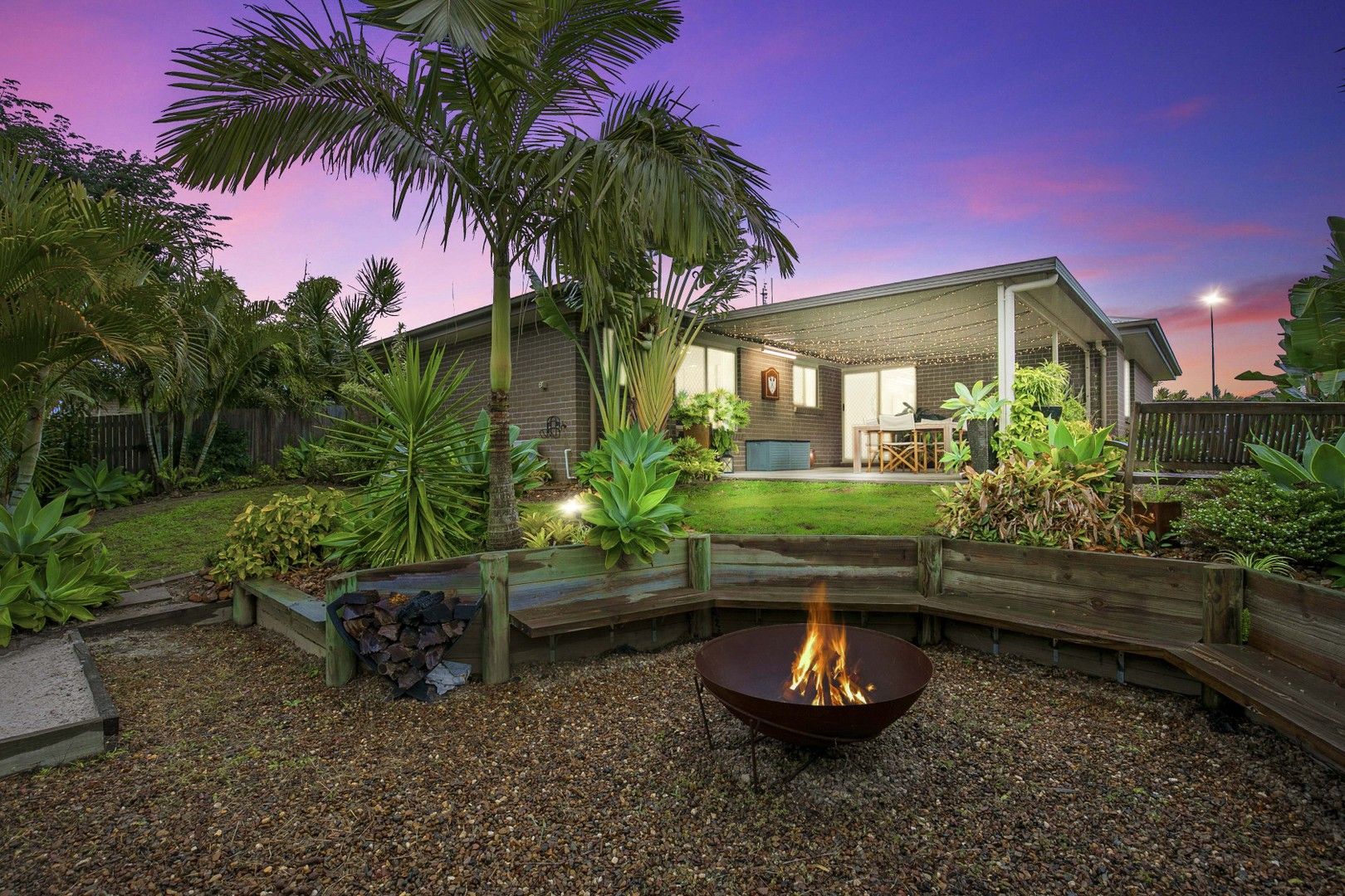 4 bedrooms House in 23 Parakeet Circuit KAWUNGAN QLD, 4655