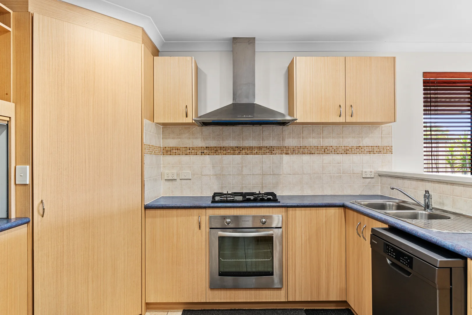 Additional image 13 of 8 Deanmore Bend, Hammond Park WA 6164