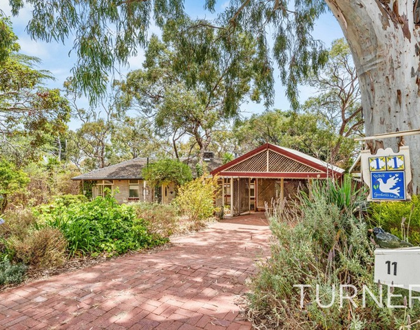 11 Harvey Crescent, Greenwith SA 5125