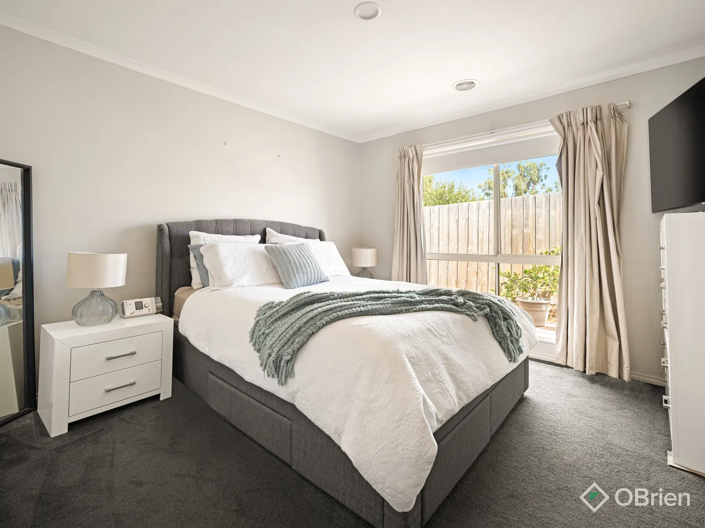 Exceptional Modern Proportions in an Easy-Care Package - View 6