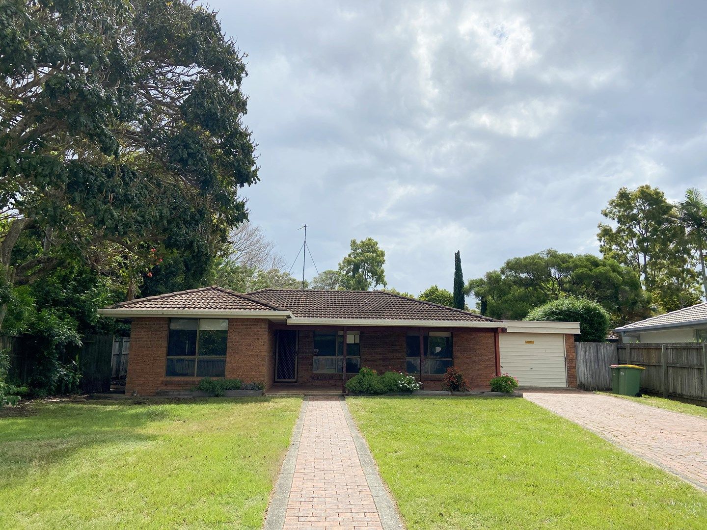 3 bedrooms House in 10 Burrinjuck Drive COOMBABAH QLD, 4216